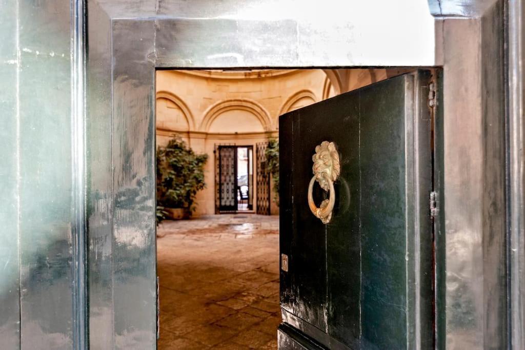 Casa Vacanze De Mari Lecce Luaran gambar