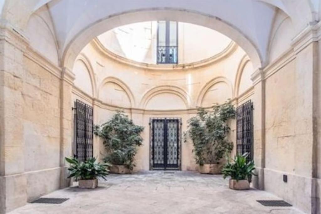 Casa Vacanze De Mari Lecce Luaran gambar