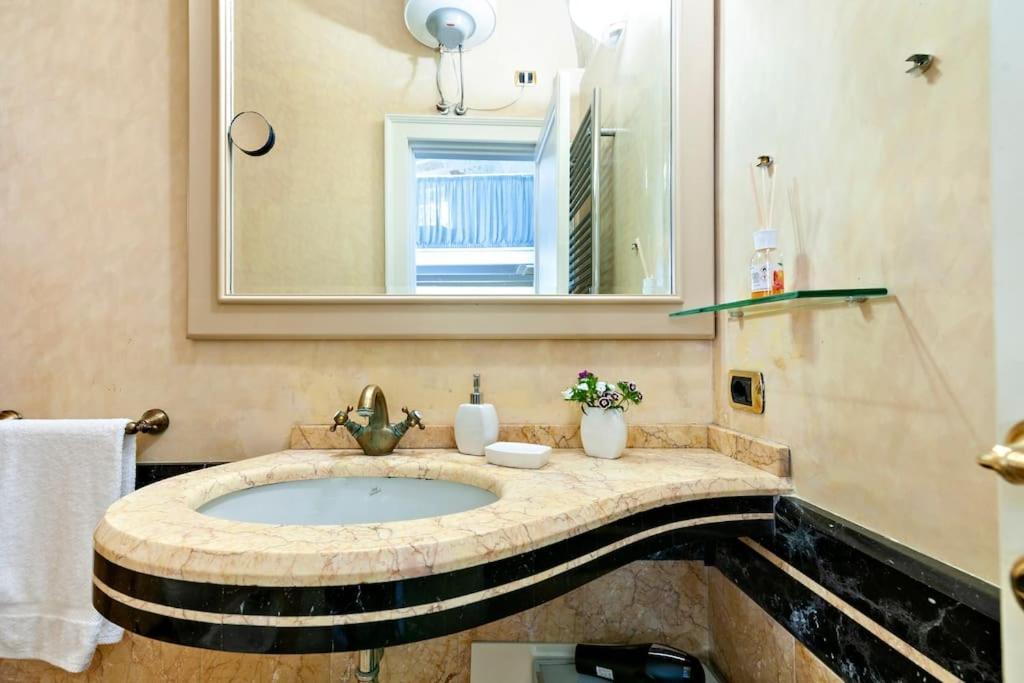 Casa Vacanze De Mari Lecce Luaran gambar
